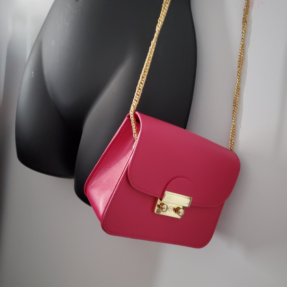 Pink crossbody purse